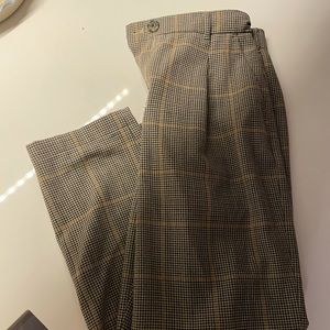 Little moon plaid trousers in size 4